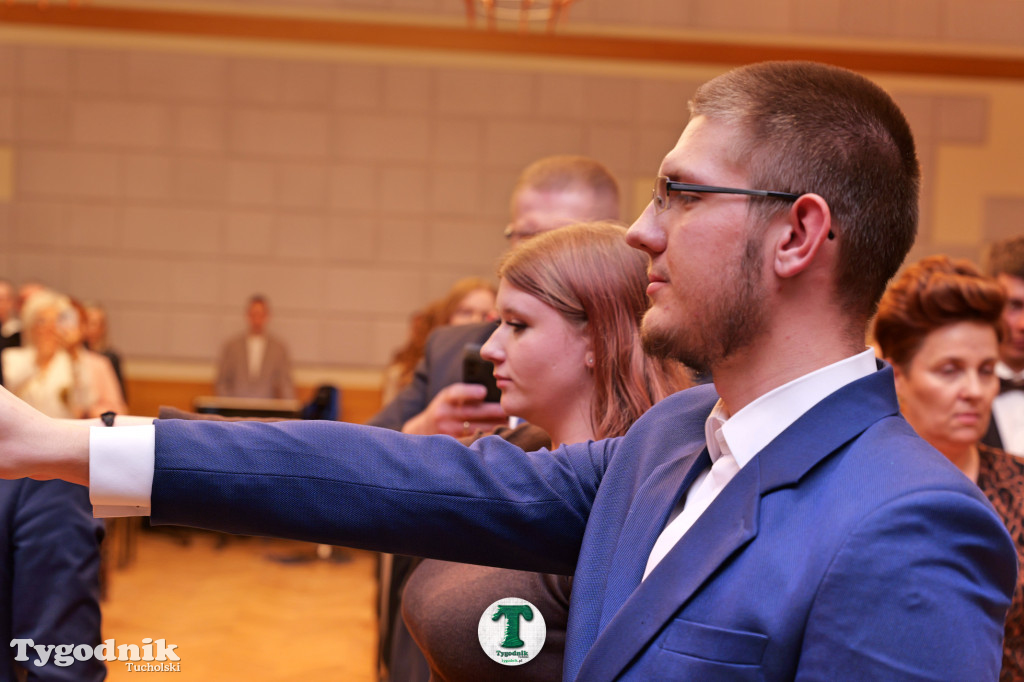 ZSLiA w Tucholi. Pożegnanie absolwentów, łzy wzruszenia