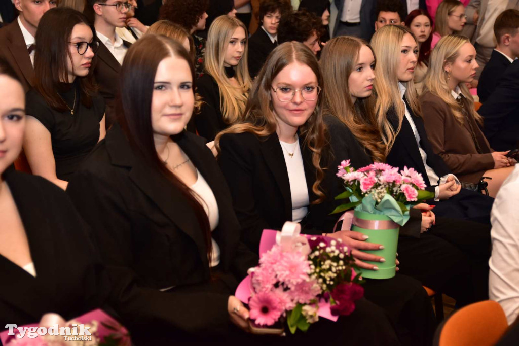 Pożegnanie absolwentów LO im. Bartłomieja Nowodworskiego