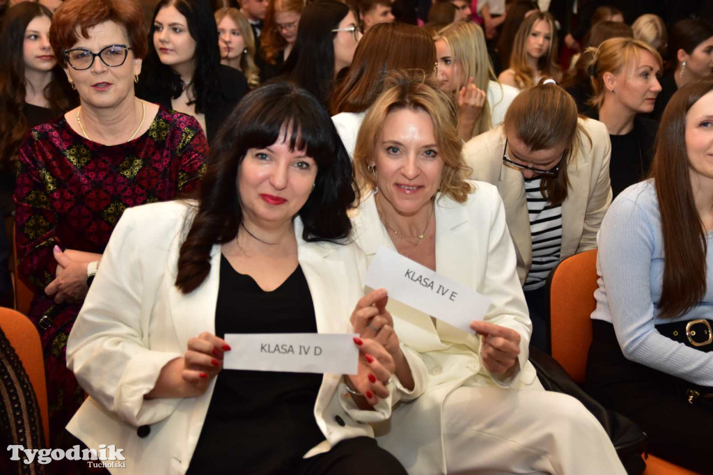 Pożegnanie absolwentów LO im. Bartłomieja Nowodworskiego