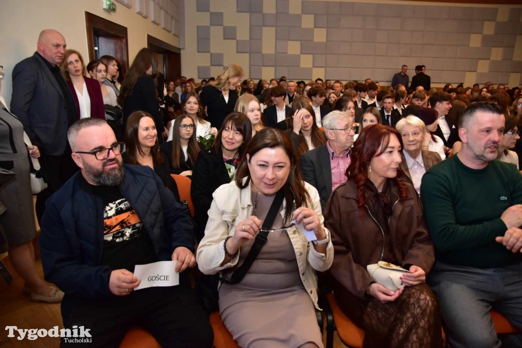 Pożegnanie absolwentów LO im. Bartłomieja Nowodworskiego
