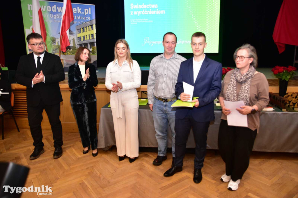 Pożegnanie absolwentów LO im. Bartłomieja Nowodworskiego