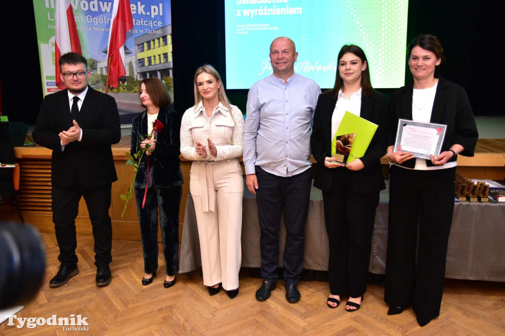 Pożegnanie absolwentów LO im. Bartłomieja Nowodworskiego