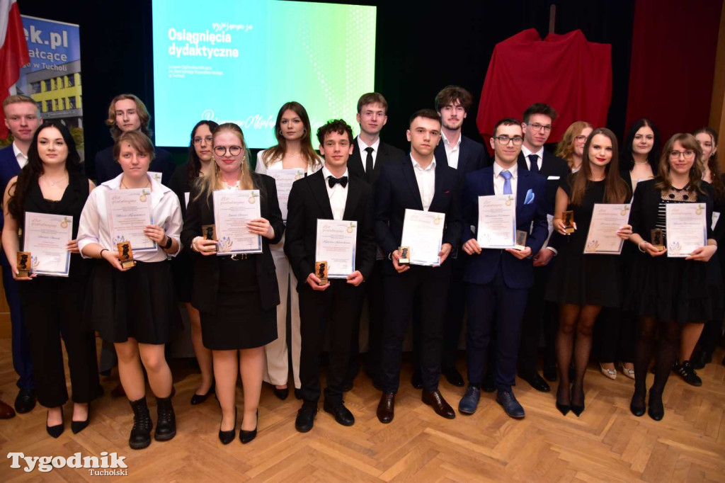 Pożegnanie absolwentów LO im. Bartłomieja Nowodworskiego