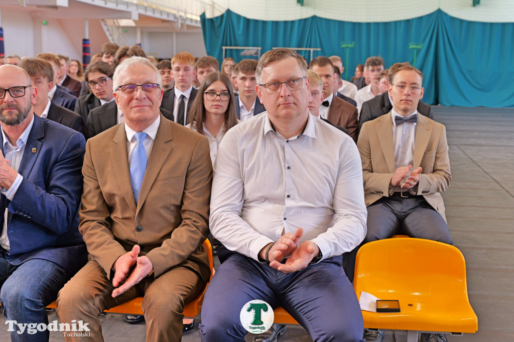ZSLiT w Tucholi żegna absolwentów