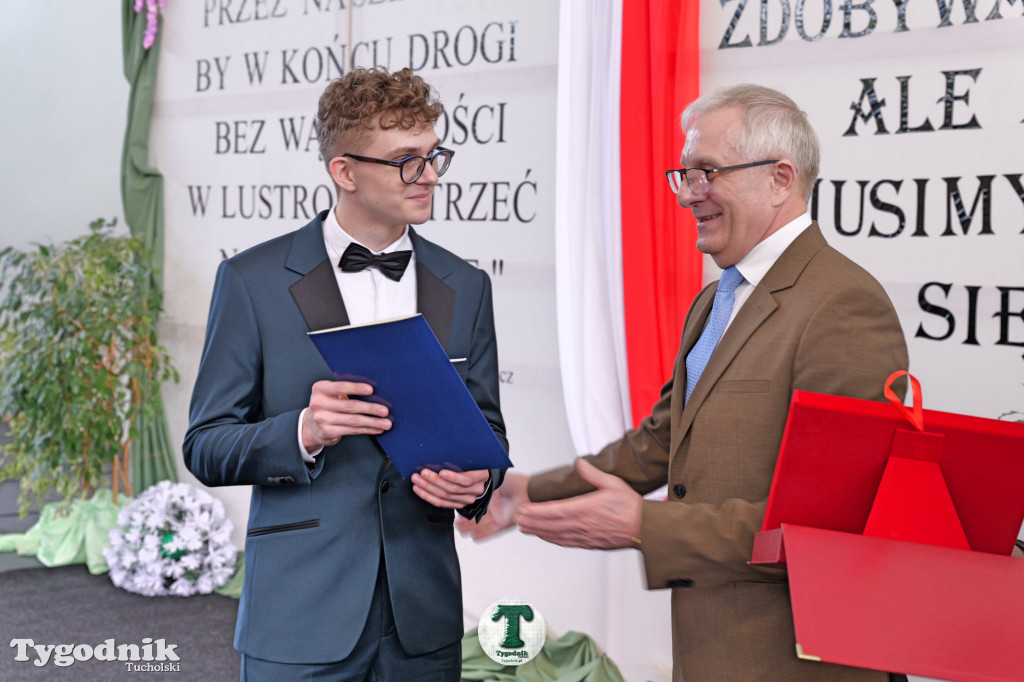 ZSLiT w Tucholi żegna absolwentów