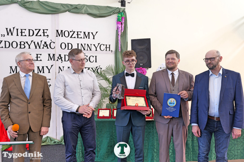 ZSLiT w Tucholi żegna absolwentów