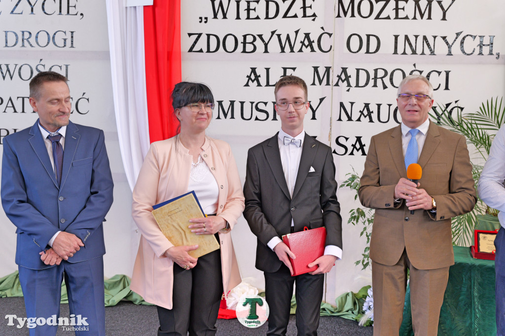 ZSLiT w Tucholi żegna absolwentów