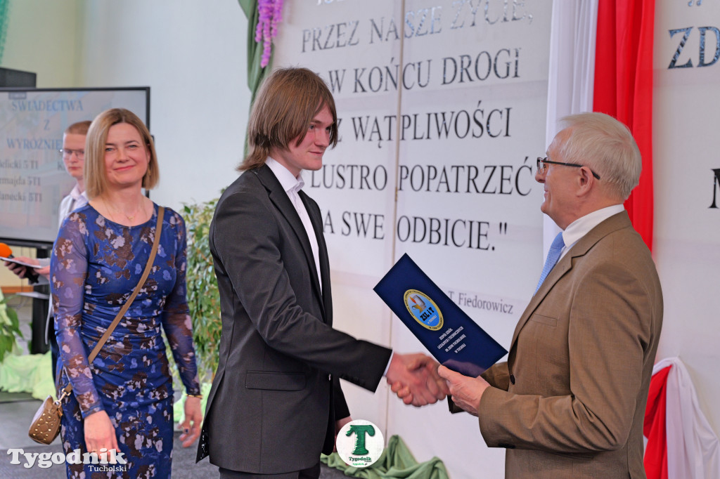 ZSLiT w Tucholi żegna absolwentów