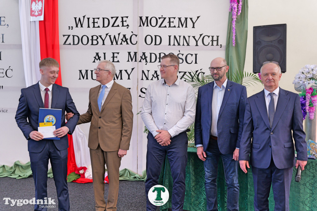 ZSLiT w Tucholi żegna absolwentów