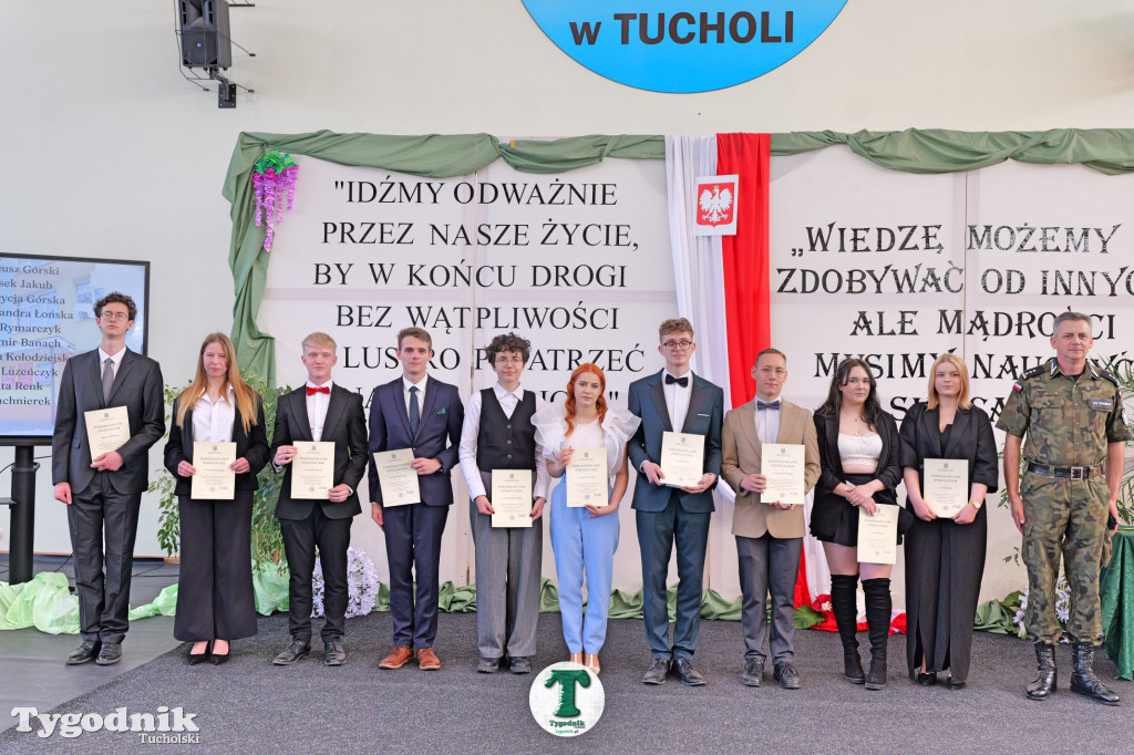 ZSLiT w Tucholi żegna absolwentów