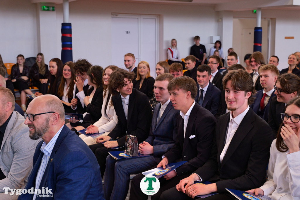 ZSLiT w Tucholi żegna absolwentów