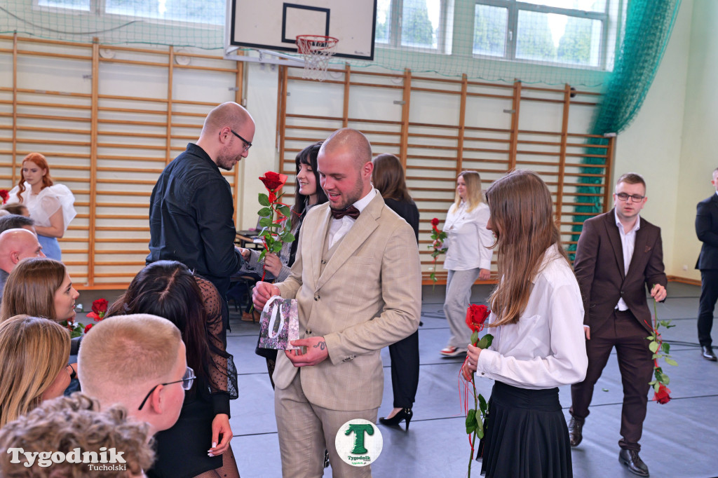 ZSLiT w Tucholi żegna absolwentów