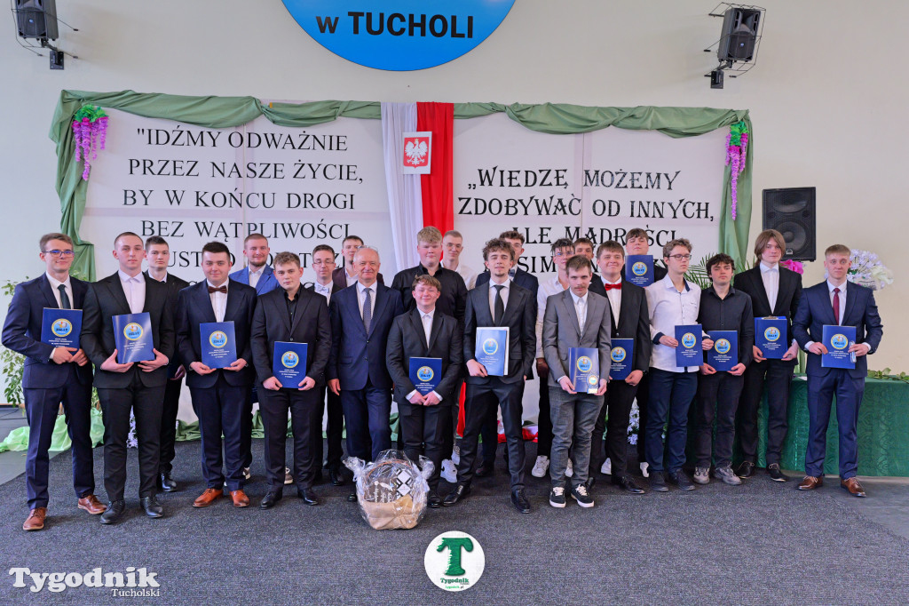 ZSLiT w Tucholi żegna absolwentów