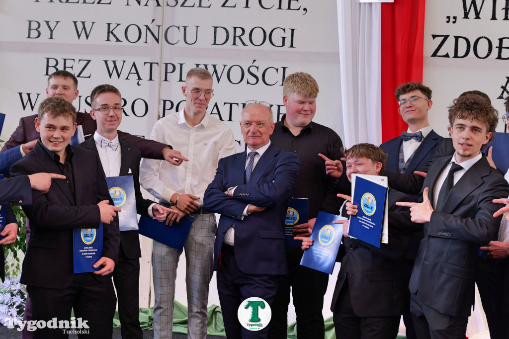 ZSLiT w Tucholi żegna absolwentów