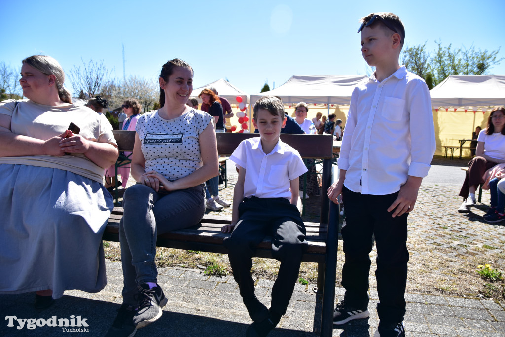 Piknik pod biało-czerwoną flagą w Śliwicach z dużym zainteresowaniem i świetną pogodą