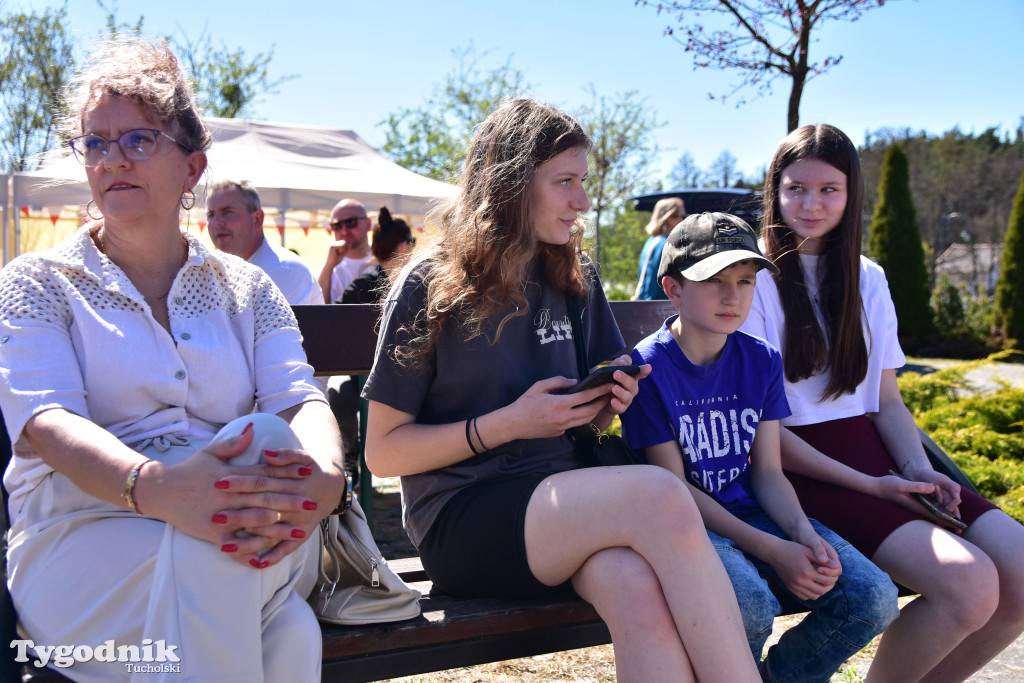 Piknik pod biało-czerwoną flagą w Śliwicach z dużym zainteresowaniem i świetną pogodą