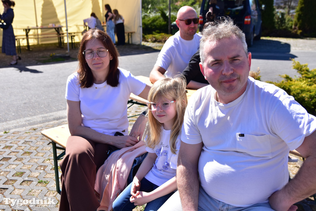 Piknik pod biało-czerwoną flagą w Śliwicach z dużym zainteresowaniem i świetną pogodą