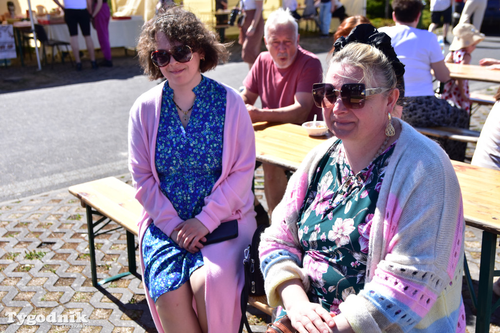 Piknik pod biało-czerwoną flagą w Śliwicach z dużym zainteresowaniem i świetną pogodą