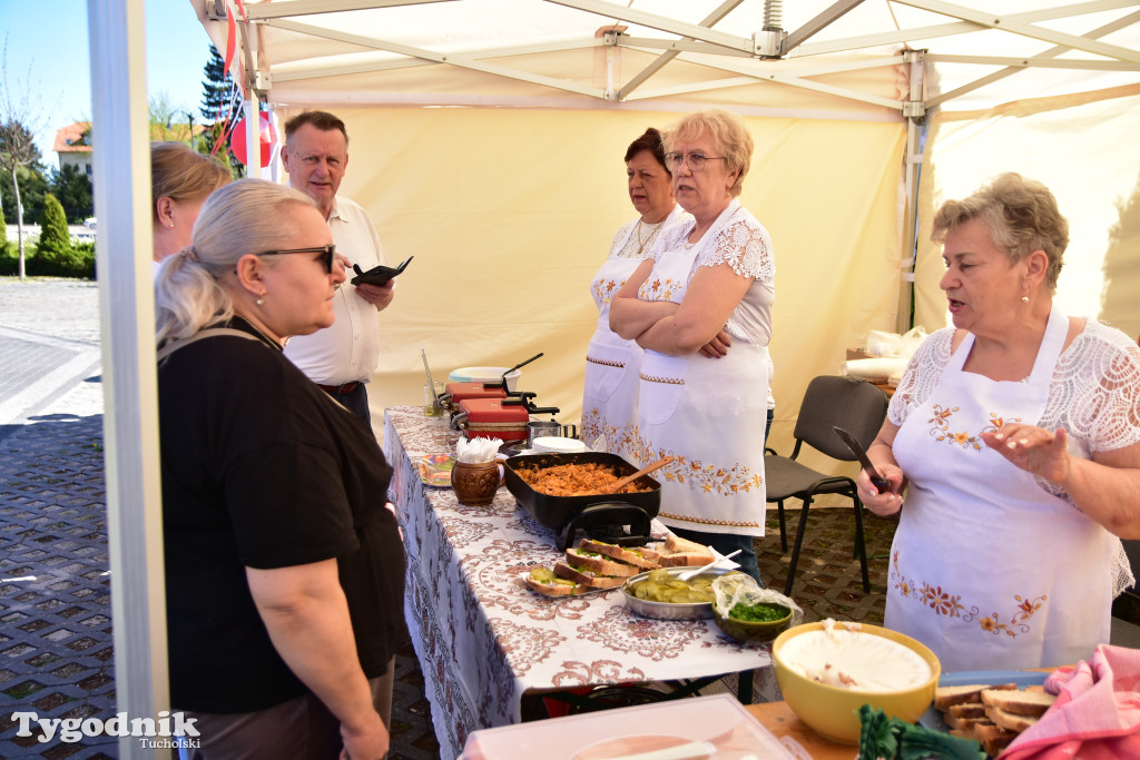 Piknik pod biało-czerwoną flagą w Śliwicach z dużym zainteresowaniem i świetną pogodą