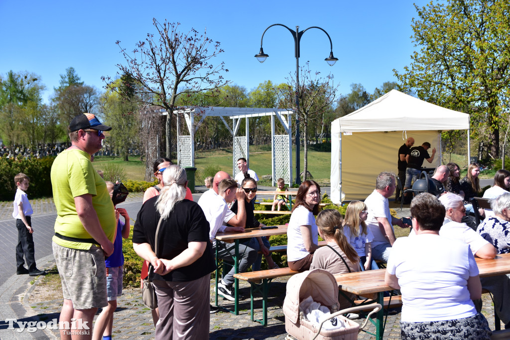 Piknik pod biało-czerwoną flagą w Śliwicach z dużym zainteresowaniem i świetną pogodą