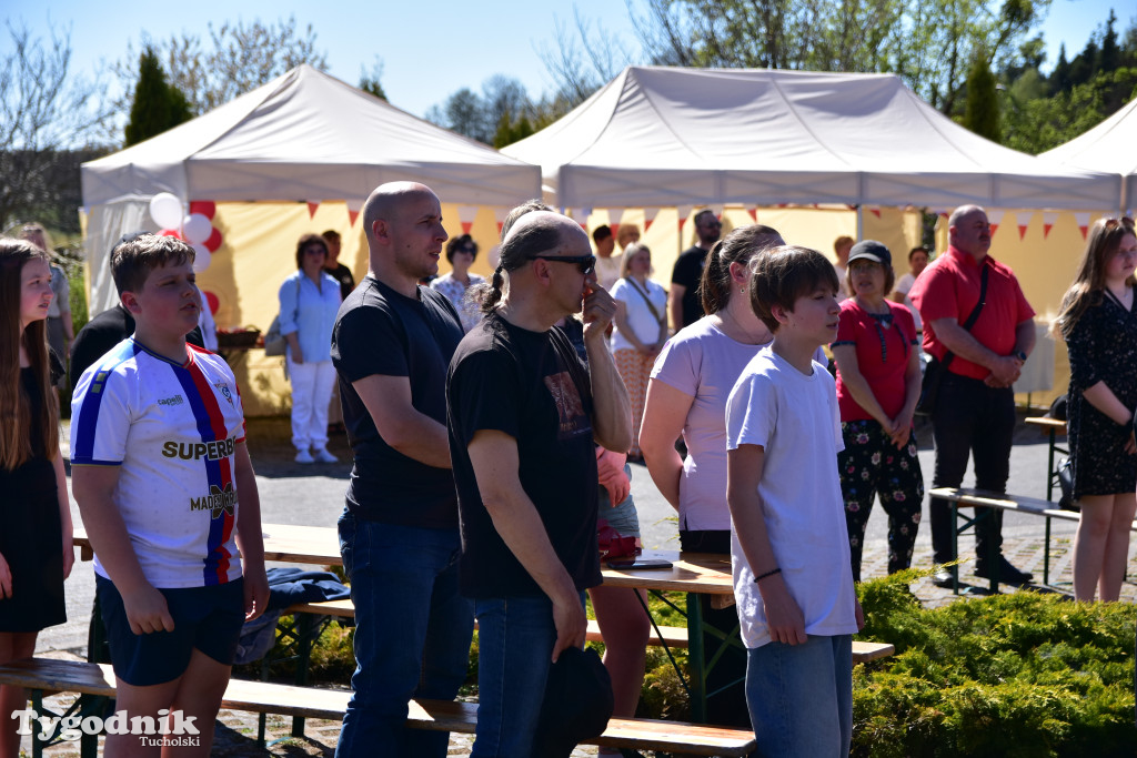 Piknik pod biało-czerwoną flagą w Śliwicach z dużym zainteresowaniem i świetną pogodą