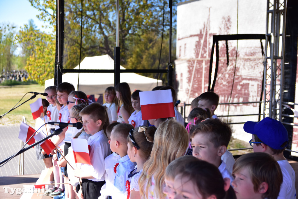 Piknik pod biało-czerwoną flagą w Śliwicach z dużym zainteresowaniem i świetną pogodą