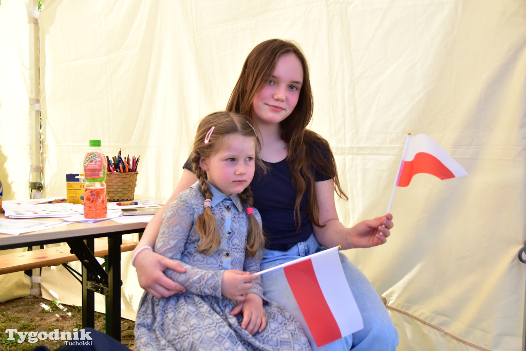 Piknik pod biało-czerwoną flagą w Śliwicach z dużym zainteresowaniem i świetną pogodą