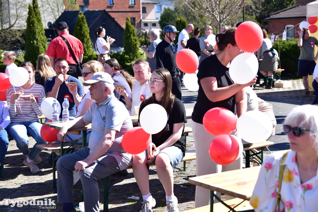 Piknik pod biało-czerwoną flagą w Śliwicach z dużym zainteresowaniem i świetną pogodą