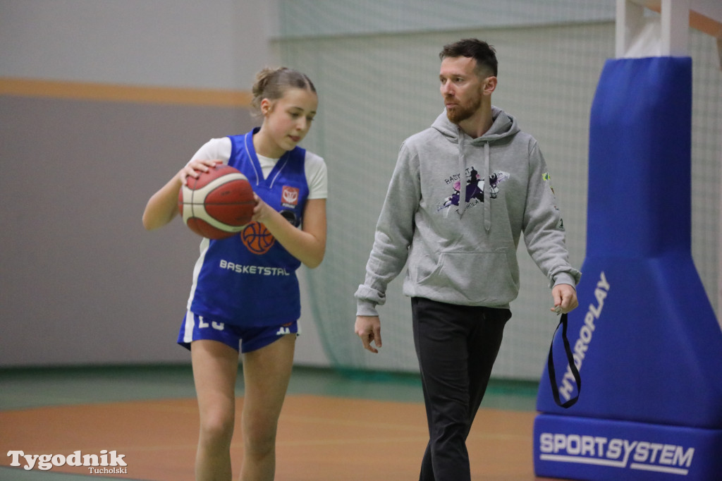 Koszykówka: Turniej o Puchar Dyrektora OSiR-u w Tucholi