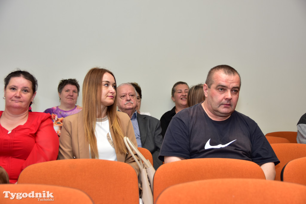 Wystawa, mówiąca o znaczeniu pracy w życiu człowieka. Dla wielu osób to dar, nie obowiązek