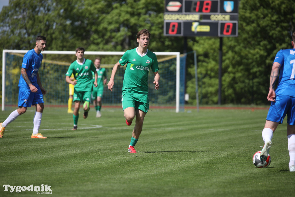 Klasa okręgowa: Tucholanka Tuchola - Wisła Gruczno 1:2 (0:0).