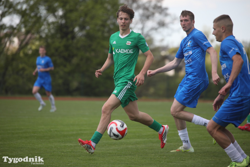Klasa okręgowa: Tucholanka Tuchola - Wisła Gruczno 1:2 (0:0).