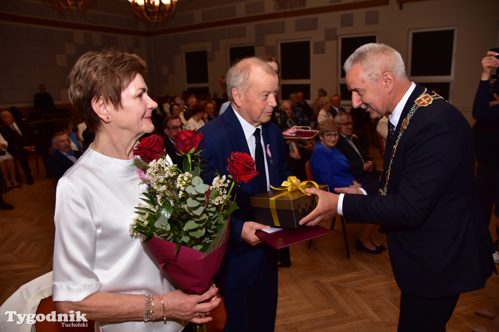 Jubileusze małżeńskie w gminie Tuchola. Złoci, szmaragdowi i diamentowi jubilaci
