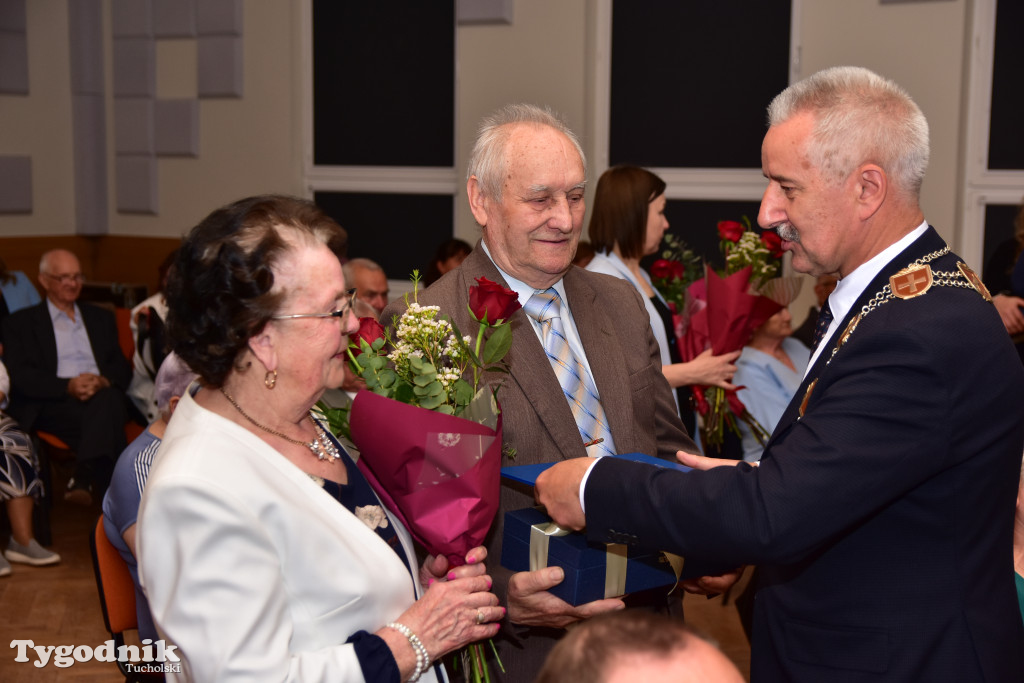 Jubileusze małżeńskie w gminie Tuchola. Złoci, szmaragdowi i diamentowi jubilaci