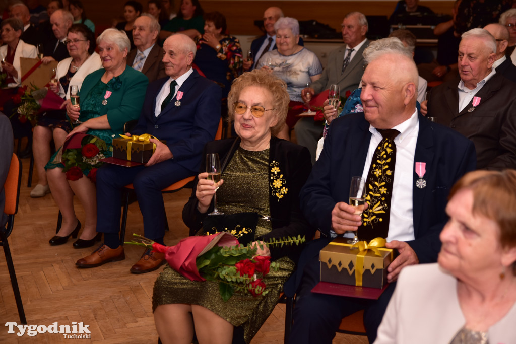 Jubileusze małżeńskie w gminie Tuchola. Złoci, szmaragdowi i diamentowi jubilaci
