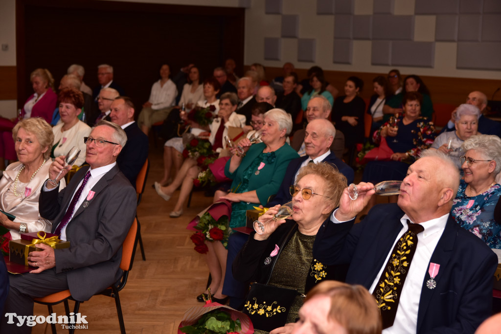 Jubileusze małżeńskie w gminie Tuchola. Złoci, szmaragdowi i diamentowi jubilaci