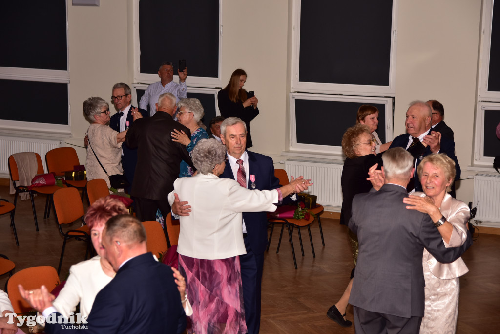 Jubileusze małżeńskie w gminie Tuchola. Złoci, szmaragdowi i diamentowi jubilaci