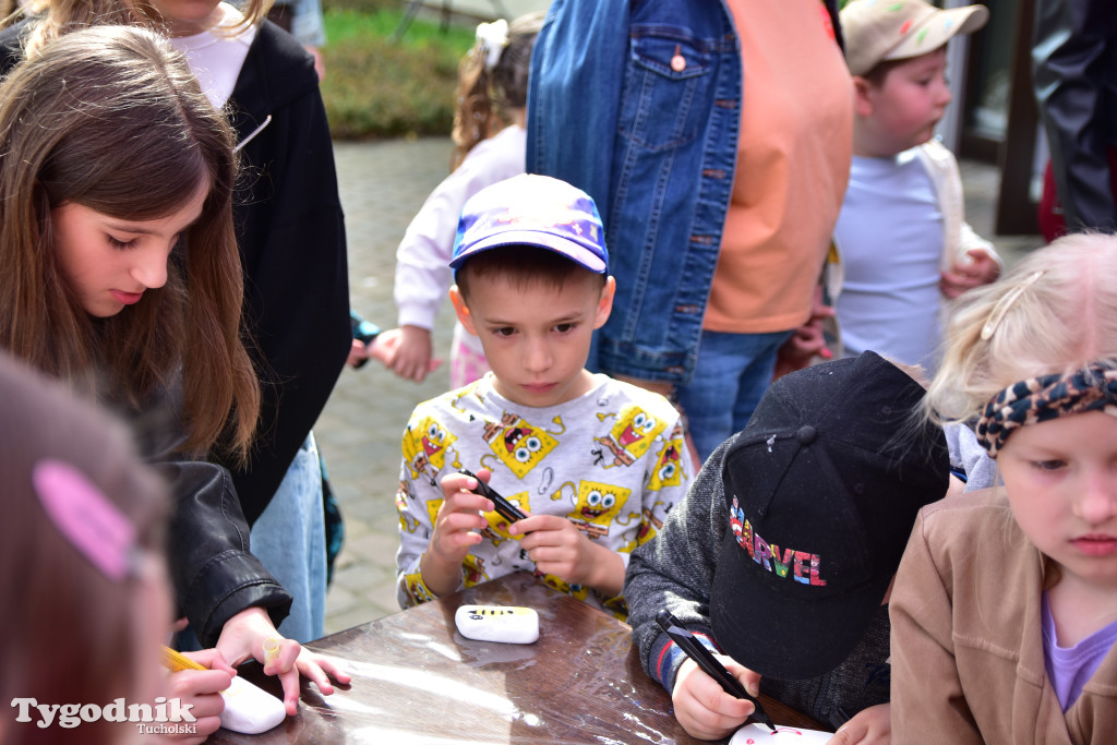 Tuchoski Park Krajobrazowy: Happening na cześć pszczół i niezapominajek