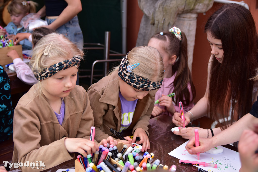 Tuchoski Park Krajobrazowy: Happening na cześć pszczół i niezapominajek