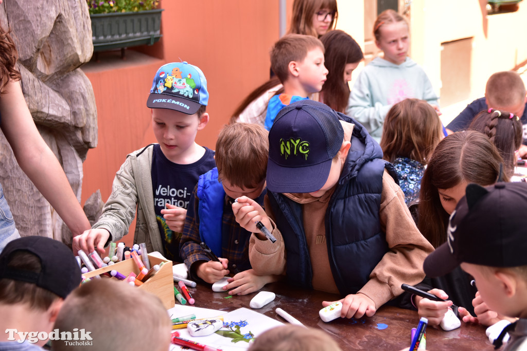 Tuchoski Park Krajobrazowy: Happening na cześć pszczół i niezapominajek