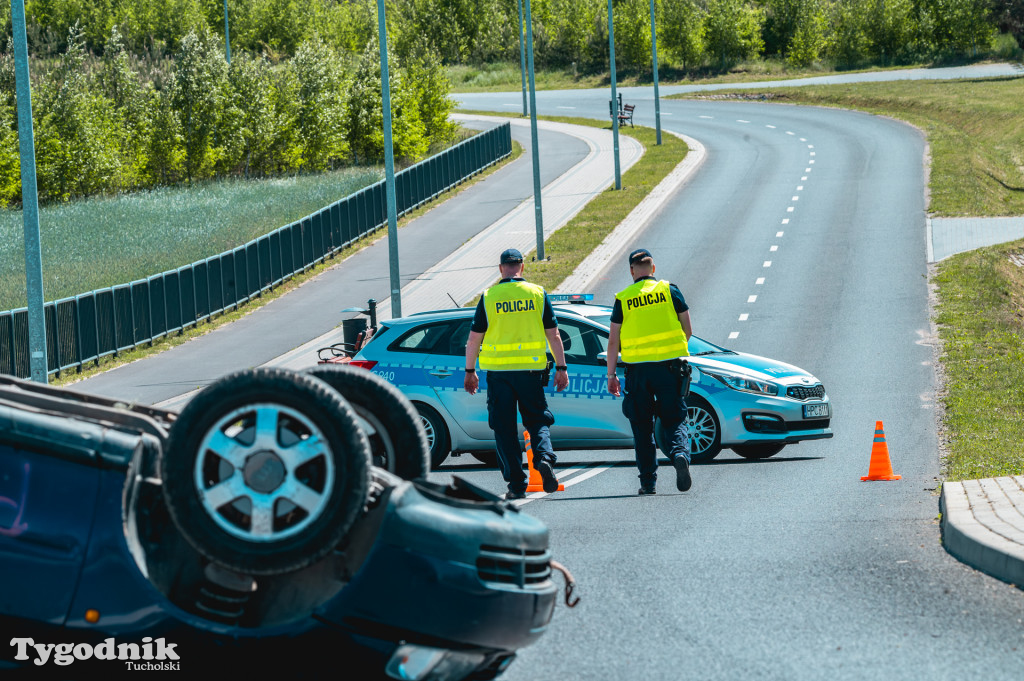 Gorąco na Cegielnianej w Tucholi. Wypadek masowy, dziesiątki strażaków
