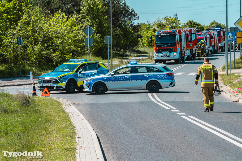 Gorąco na Cegielnianej w Tucholi. Wypadek masowy, dziesiątki strażaków