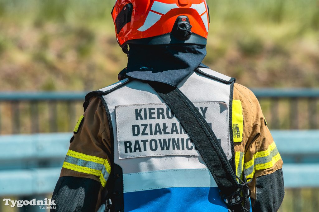 Gorąco na Cegielnianej w Tucholi. Wypadek masowy, dziesiątki strażaków