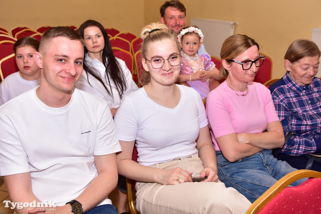 To nie było zwykłe przedstawienie. Grupa teatralna z B-CKiP Gminy Lubiewo wystąpiła z premierowym spektaklem