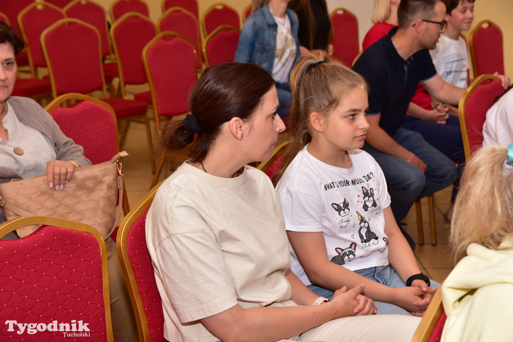 To nie było zwykłe przedstawienie. Grupa teatralna z B-CKiP Gminy Lubiewo wystąpiła z premierowym spektaklem
