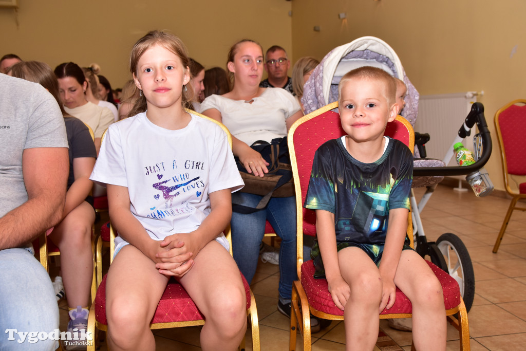 To nie było zwykłe przedstawienie. Grupa teatralna z B-CKiP Gminy Lubiewo wystąpiła z premierowym spektaklem