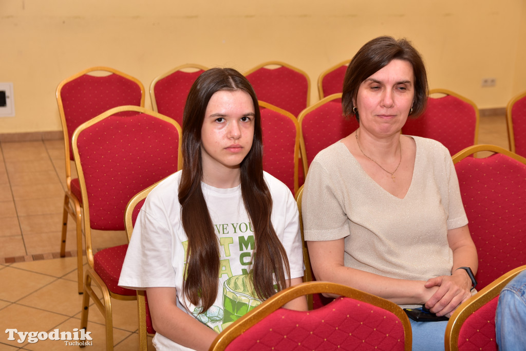 To nie było zwykłe przedstawienie. Grupa teatralna z B-CKiP Gminy Lubiewo wystąpiła z premierowym spektaklem