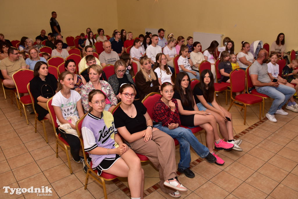 To nie było zwykłe przedstawienie. Grupa teatralna z B-CKiP Gminy Lubiewo wystąpiła z premierowym spektaklem