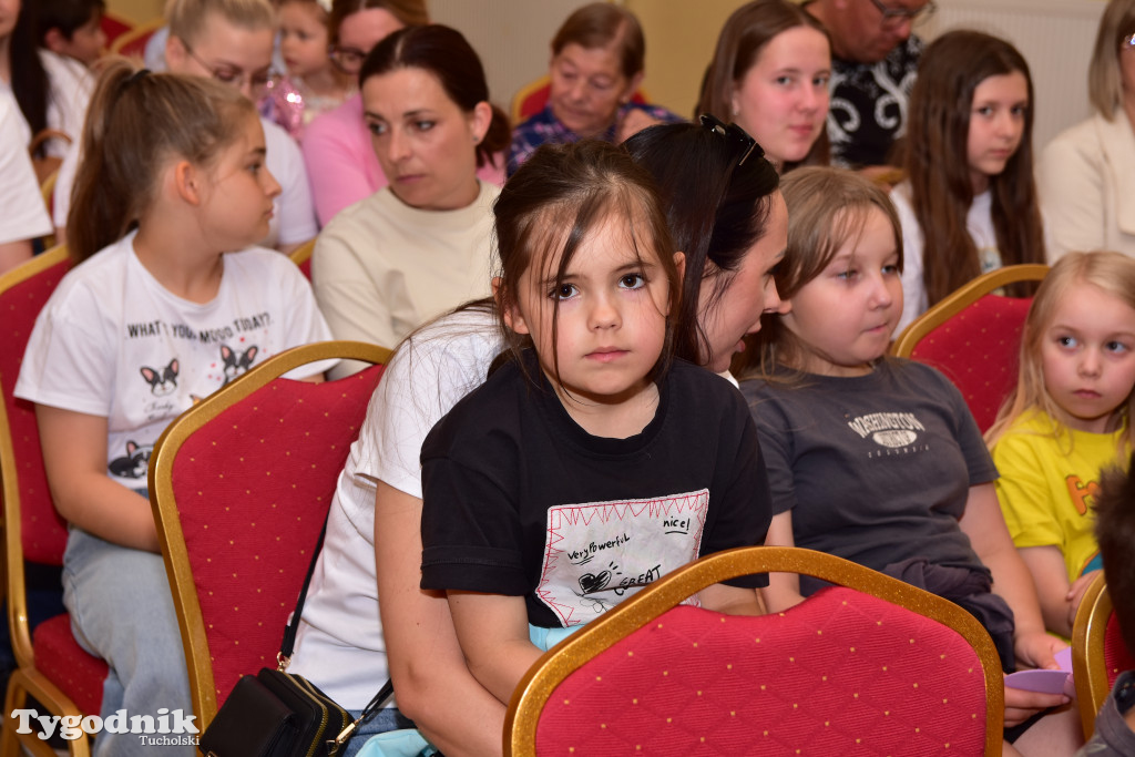 To nie było zwykłe przedstawienie. Grupa teatralna z B-CKiP Gminy Lubiewo wystąpiła z premierowym spektaklem