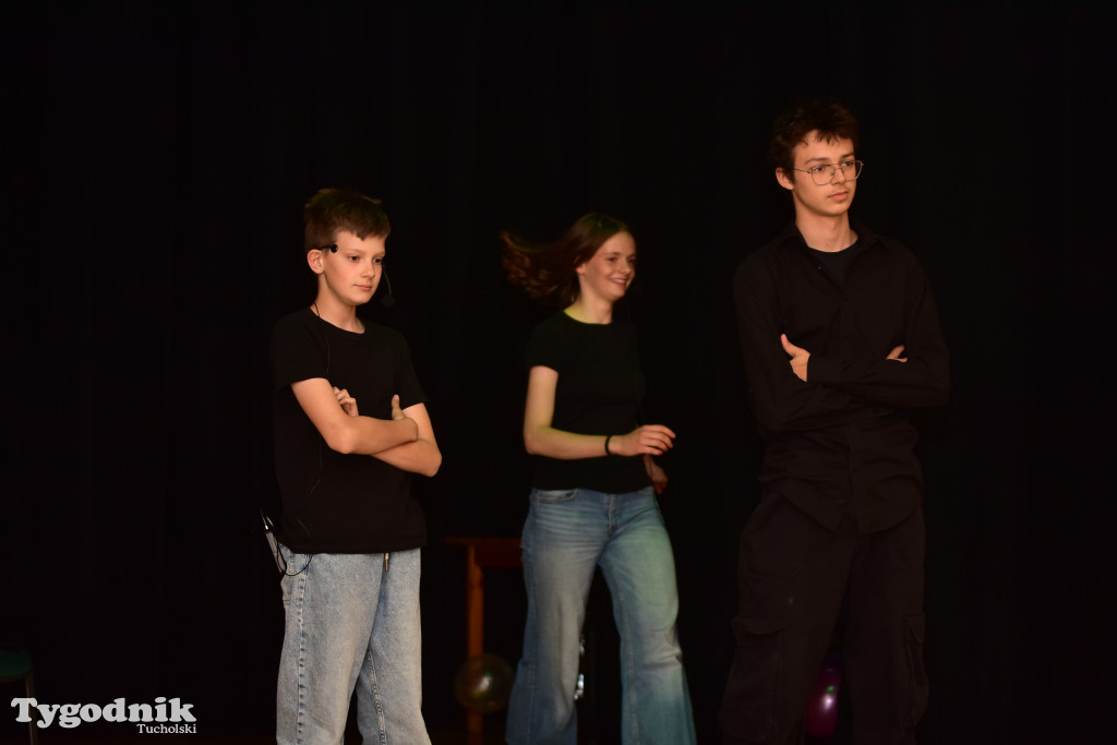 To nie było zwykłe przedstawienie. Grupa teatralna z B-CKiP Gminy Lubiewo wystąpiła z premierowym spektaklem